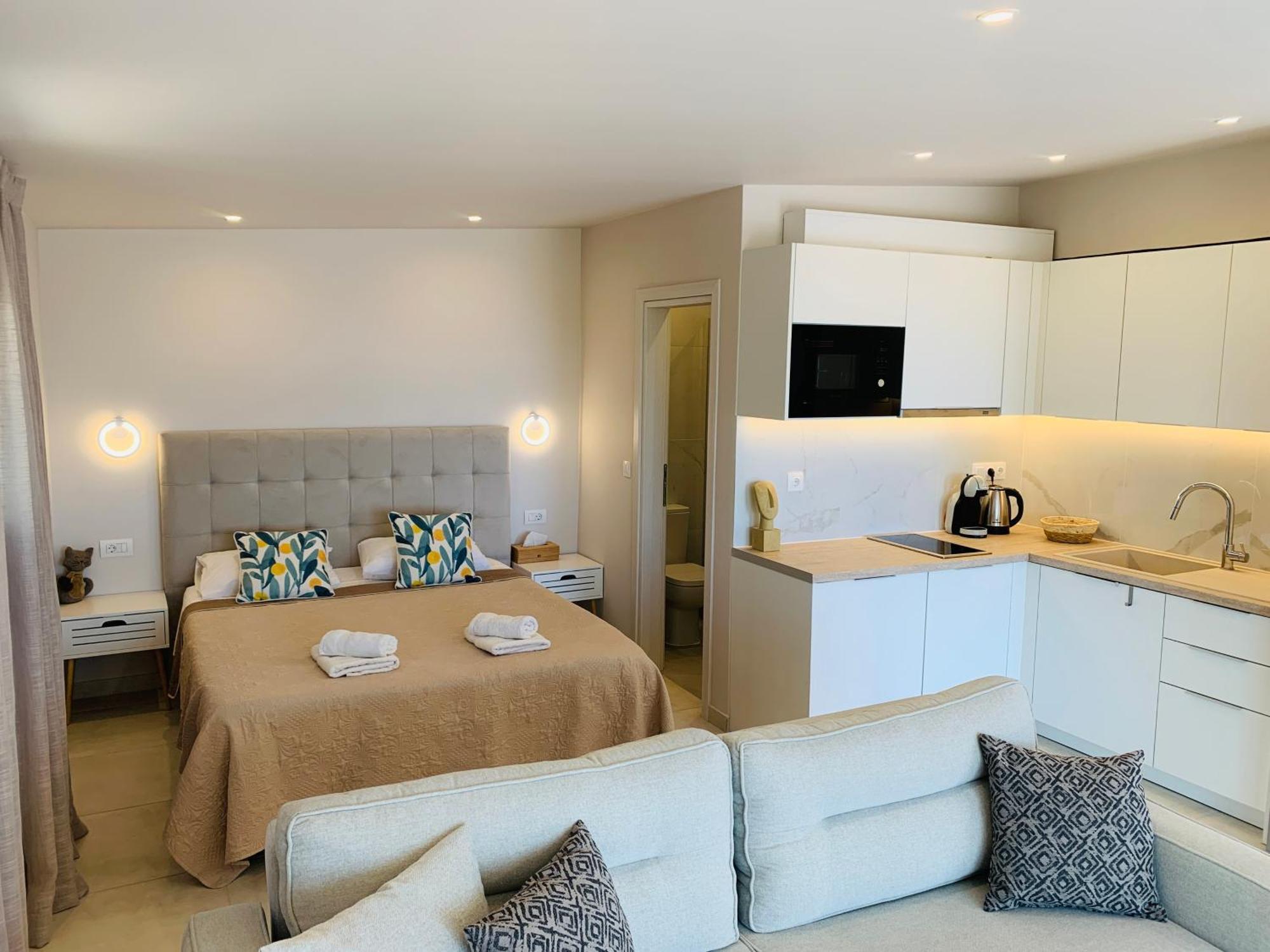 Thelfi Luxury Studio In Attica - Close To Varkiza Beach - Sea View Vári Kültér fotó