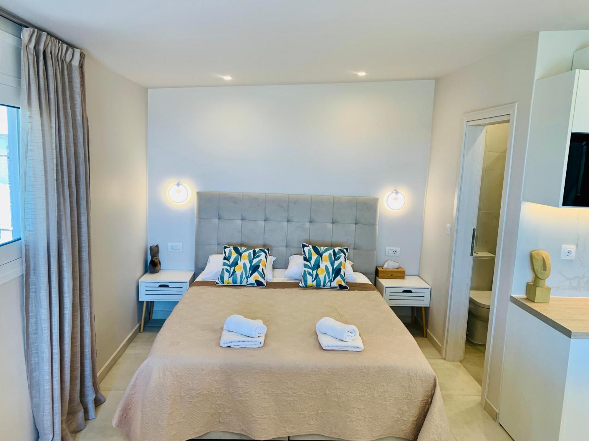 Thelfi Luxury Studio In Attica - Close To Varkiza Beach - Sea View Vári Kültér fotó