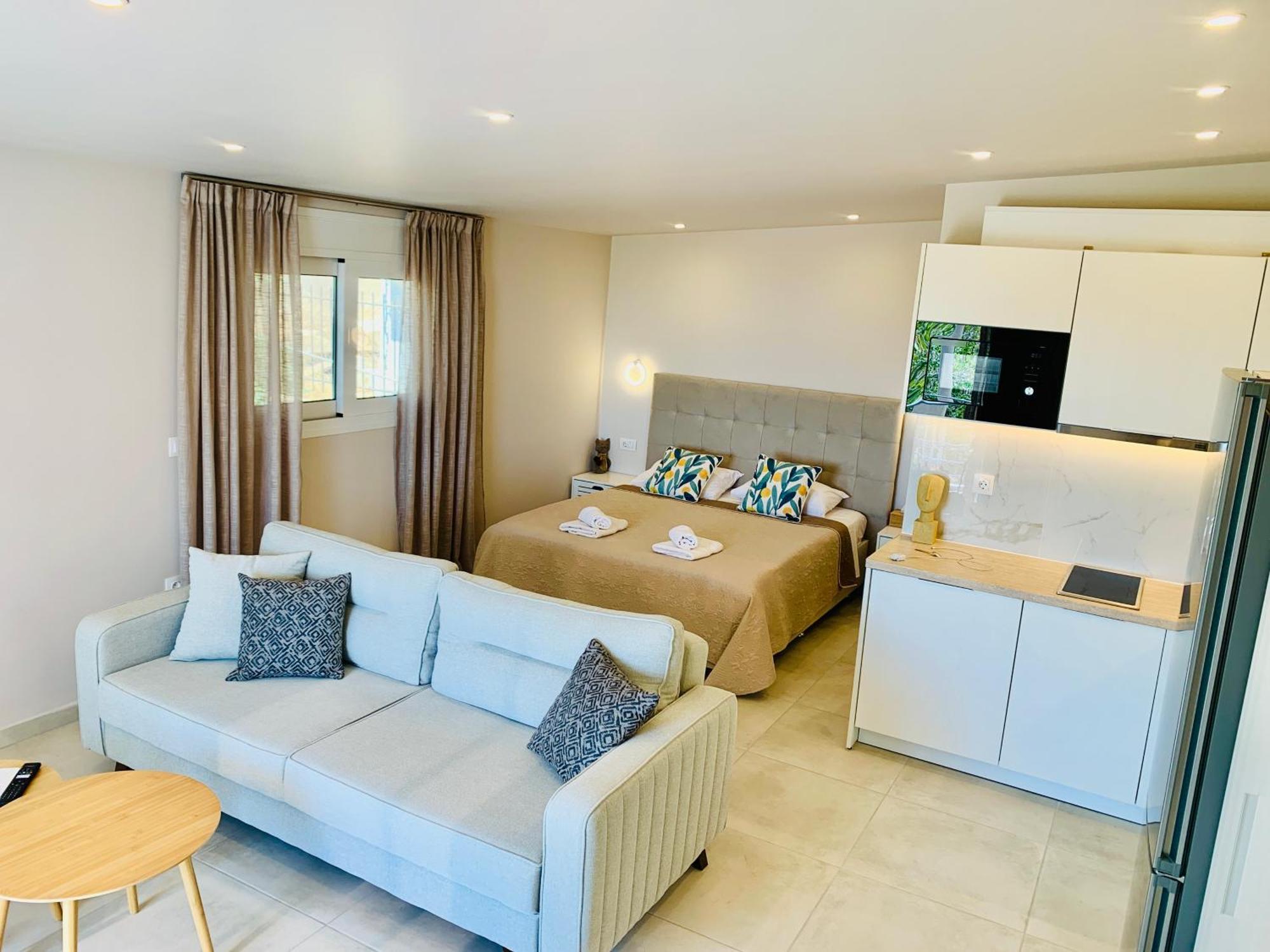 Thelfi Luxury Studio In Attica - Close To Varkiza Beach - Sea View Vári Kültér fotó