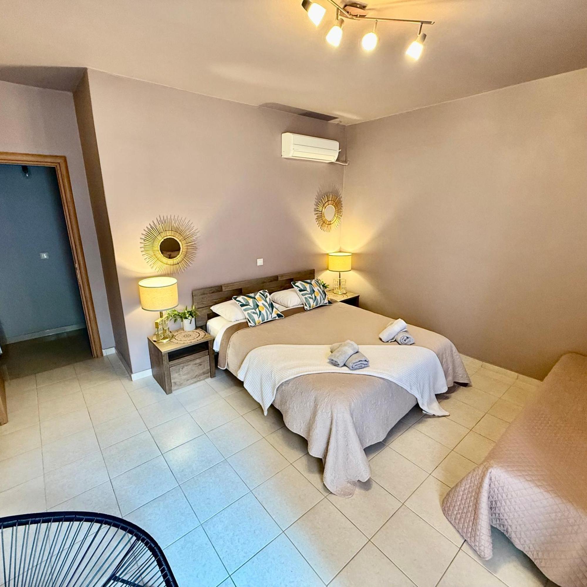Thelfi Luxury Studio In Attica - Close To Varkiza Beach - Sea View Vári Kültér fotó